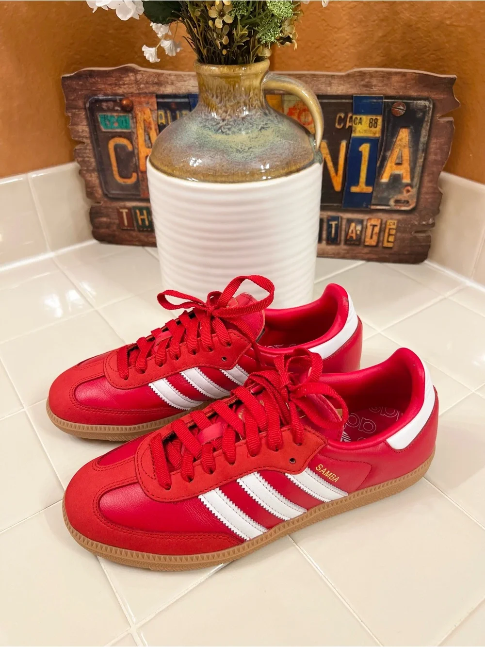 Samba OG, BRIGHT RED w WHITE STRIPES, Women’s Size 8.5-Men’s 7.5, BRAND NEW